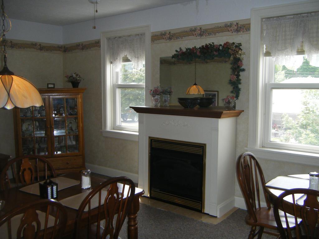Boardwalk Inn Saint Ignace Εξωτερικό φωτογραφία