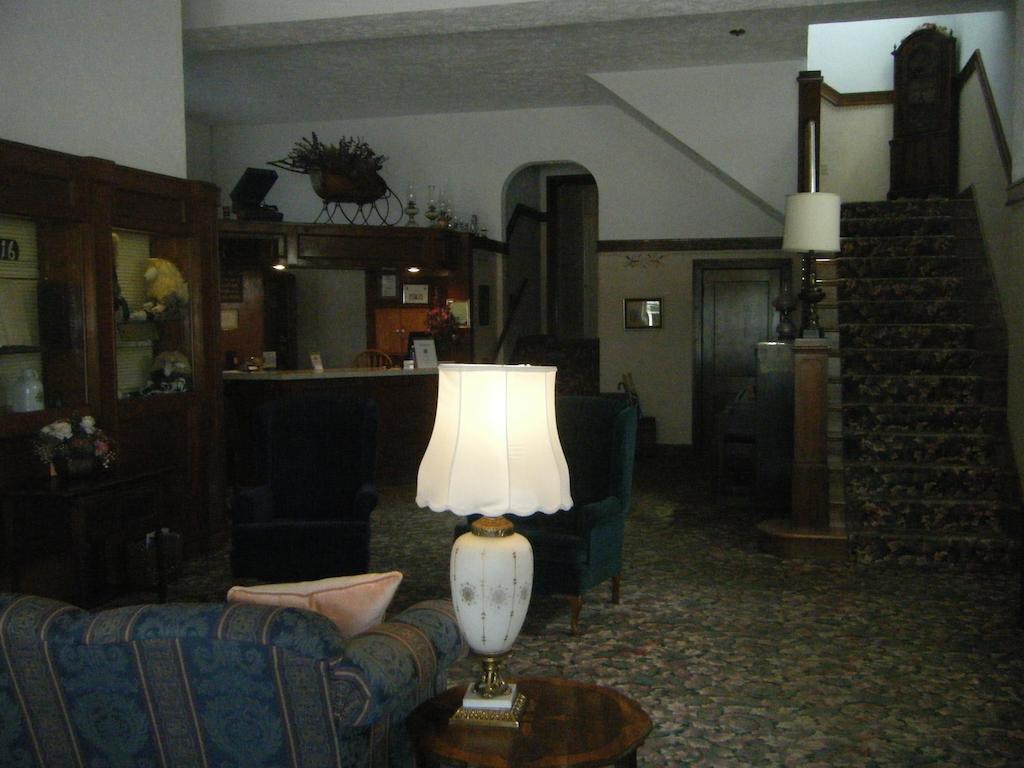 Boardwalk Inn Saint Ignace Εξωτερικό φωτογραφία