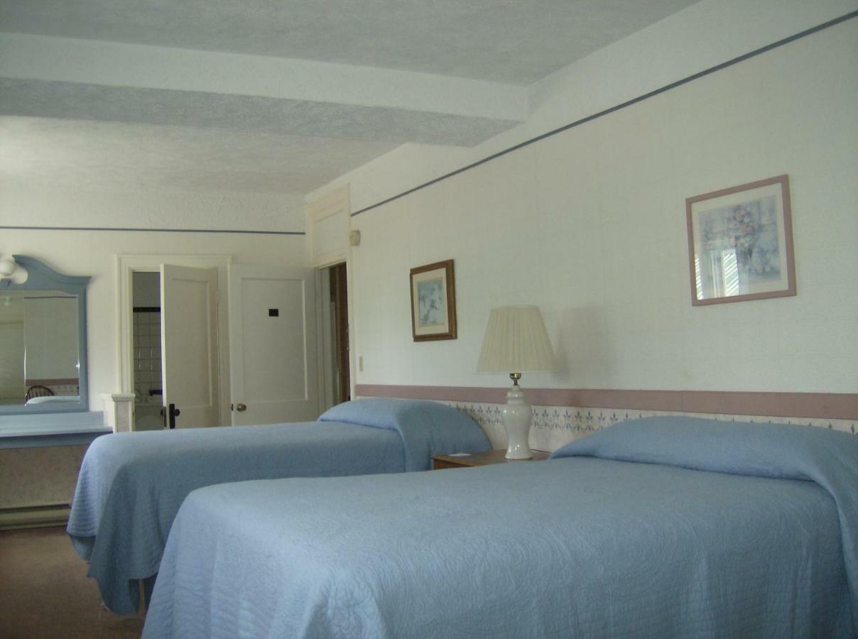 Boardwalk Inn Saint Ignace Εξωτερικό φωτογραφία