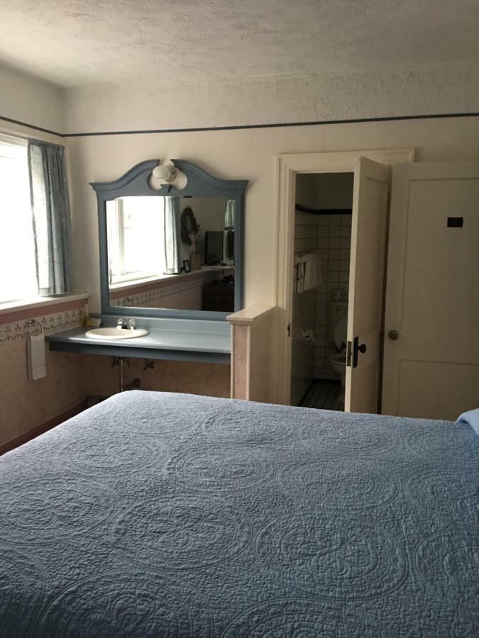 Boardwalk Inn Saint Ignace Εξωτερικό φωτογραφία