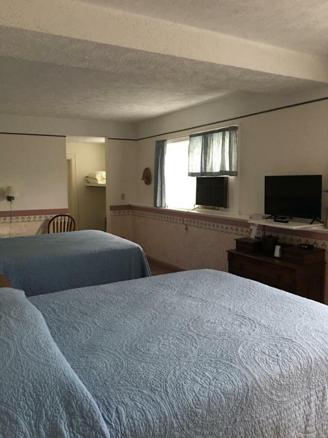 Boardwalk Inn Saint Ignace Εξωτερικό φωτογραφία