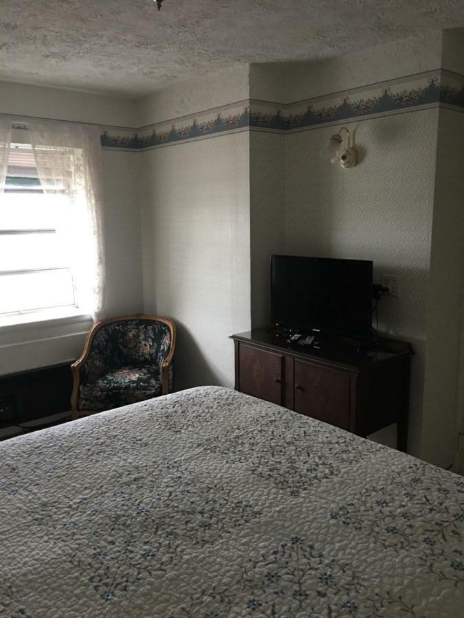 Boardwalk Inn Saint Ignace Εξωτερικό φωτογραφία