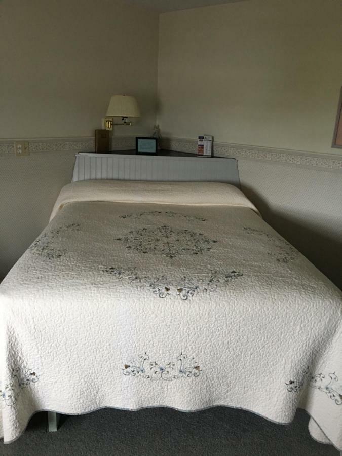 Boardwalk Inn Saint Ignace Εξωτερικό φωτογραφία