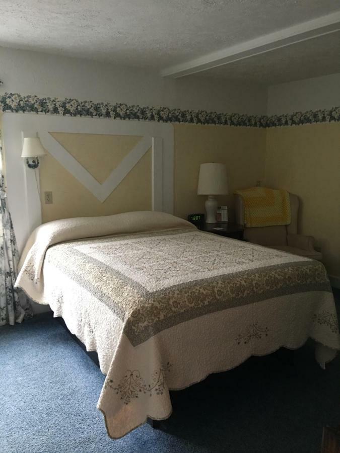 Boardwalk Inn Saint Ignace Εξωτερικό φωτογραφία