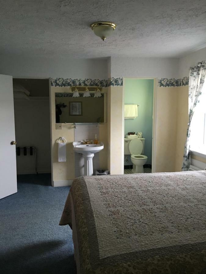 Boardwalk Inn Saint Ignace Εξωτερικό φωτογραφία