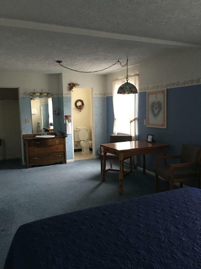 Boardwalk Inn Saint Ignace Εξωτερικό φωτογραφία