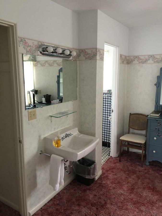 Boardwalk Inn Saint Ignace Εξωτερικό φωτογραφία